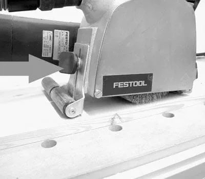 Säädä haluamasi kuviointisyvyys takaosan säätöpyörällä