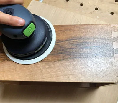 Käytä maalipinnan välihiontaan hiomatarviketta Brilliant