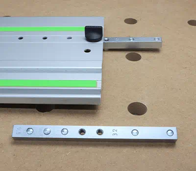 Pitkittäisohjaimien kiinnittäminen