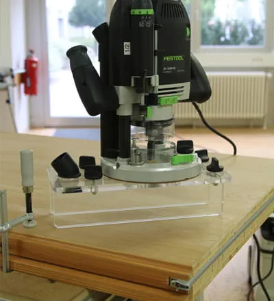 Vastasuuntaisesti jyrsiminen