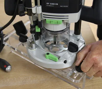 Etäisyysmittojen siirtäminen jyrsintäapuvälineen asteikkoon