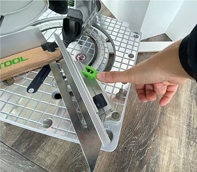 Kulman säätäminen kulmamitalla