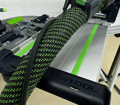 Upotussaha ohjainkiskon kanssa