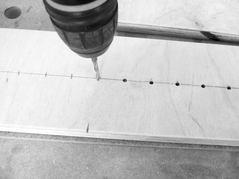 Reikien poraaminen M5-uppokantaruuveja varten