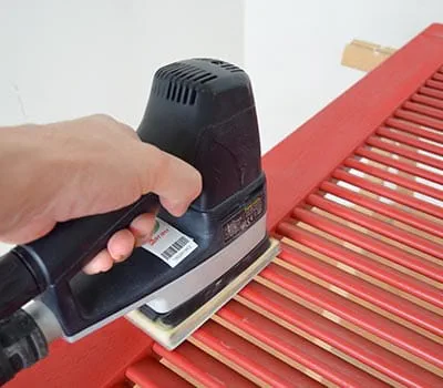 Asenna vakiomallinen hiomatalla lineaarihiomakoneeseen