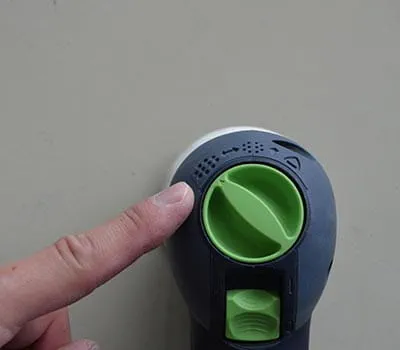 Säädä kierrosluku asentoon 6.