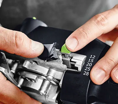 Jyrsintäsyvyyden säätäminen