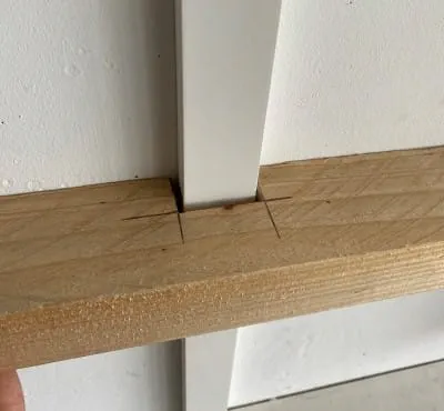 Töiden päätteeksi lovetun tukipalkin voi kiinnittää paikalleen  