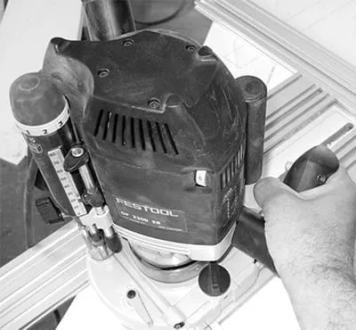 Jyrsintäsyvyyden säätäminen