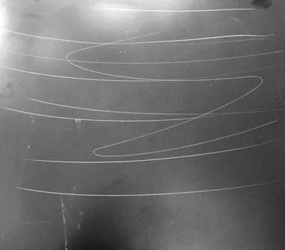 Puhdista pinta perusteellisesti, ennen kuin aloitat gelcoat-pinnan hionta- ja kiillotustyön