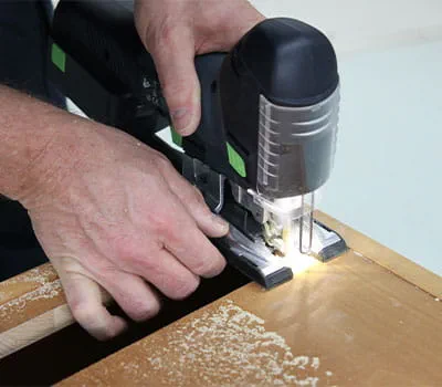 Aukon sahaaminen pistosahalla