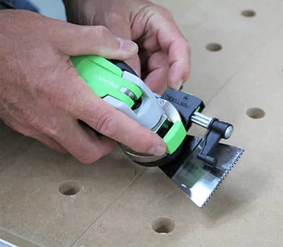 Syvyysvasteen asentaminen