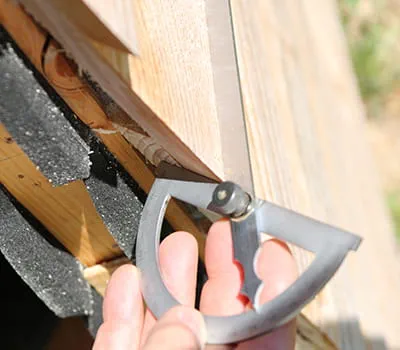 Käsipyörösahan asettaminen