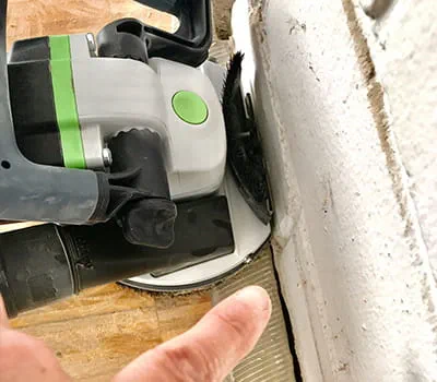 Reunan lähellä työstäminen