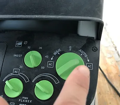 Käynnistysnappi asentoon AUTO