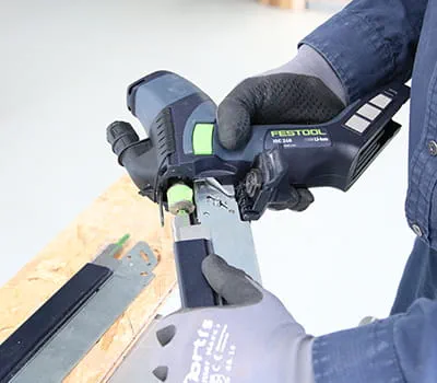 Terävarusteen vaihtaminen