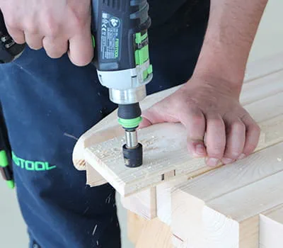 Liitospalojen reikien esiporaus