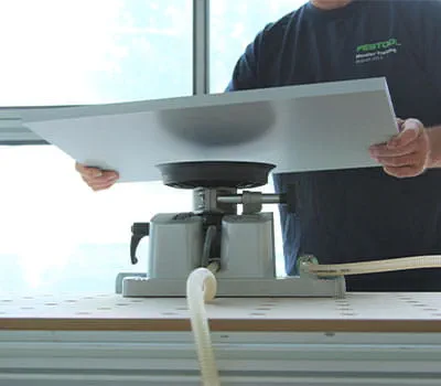 Työkappaleen kiinnittäminen