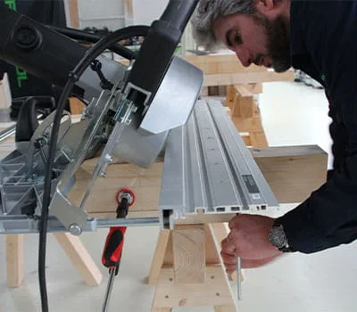 Ohjainkiskon kiinnittäminen