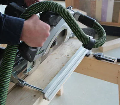 Taitepalkkien harjan leikkaaminen