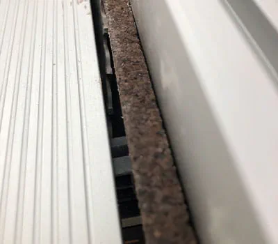 Korkkinauhan lievä viistoaminen