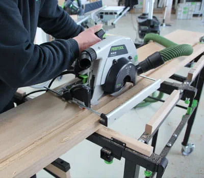 Välitasanteen alueen reisipuun työstäminen