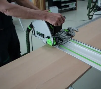 Palojen katkaiseminen levystä